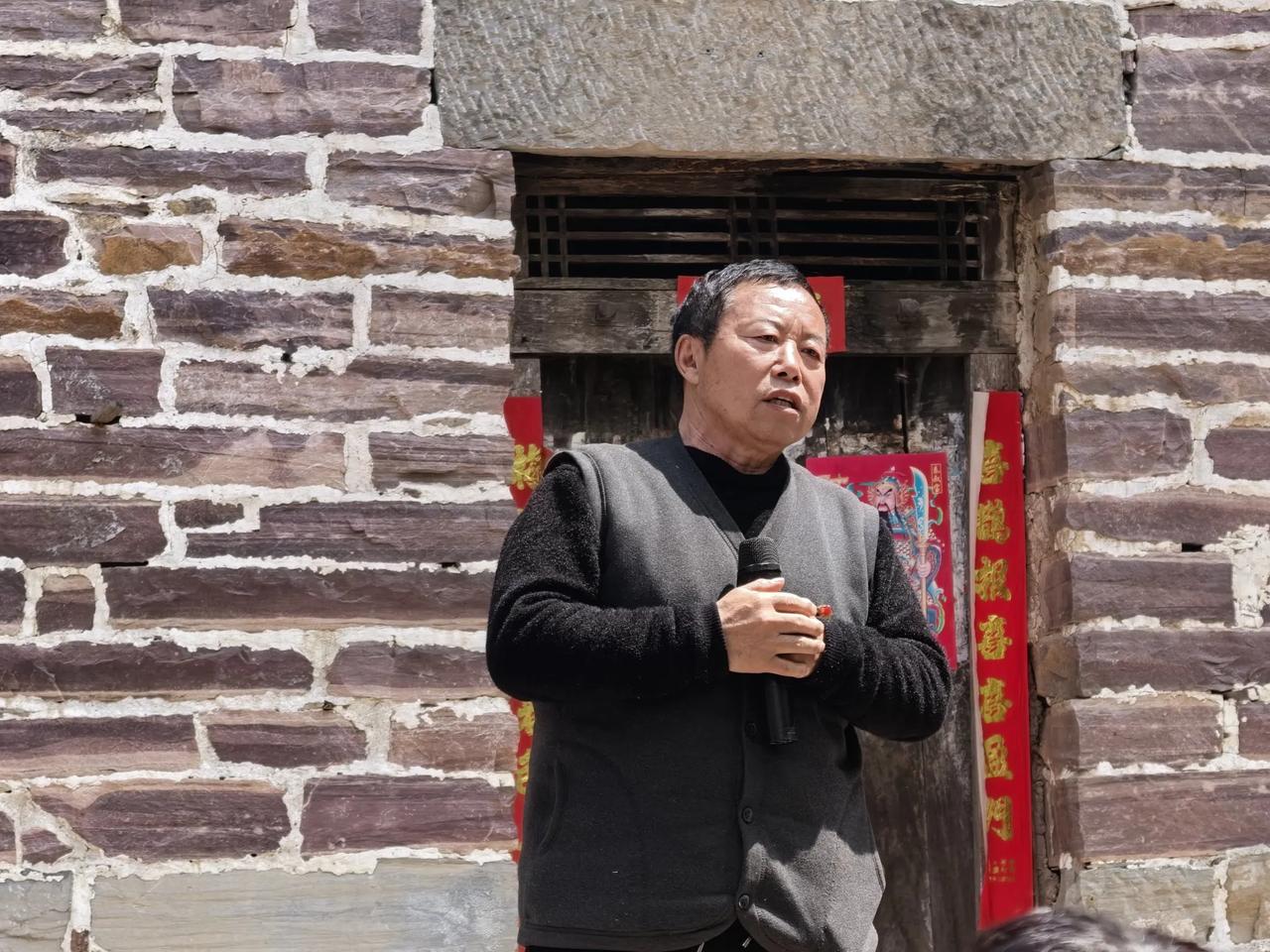 回龙村的挂壁公路,那可是人类坚韧与智慧的结晶