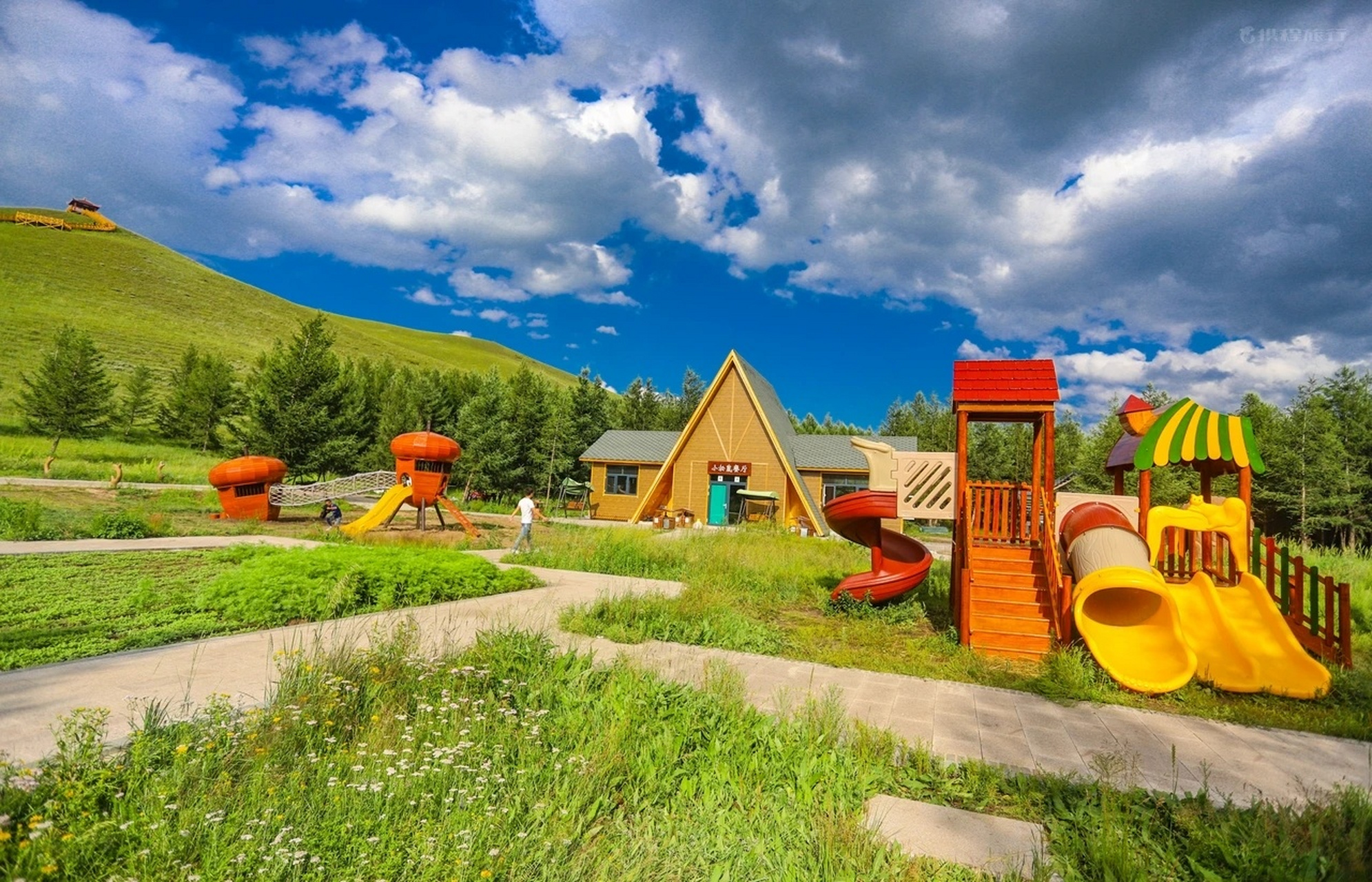 承德·坝上七彩森林公园 神仙谷七彩森林主要景点有满族文化展馆