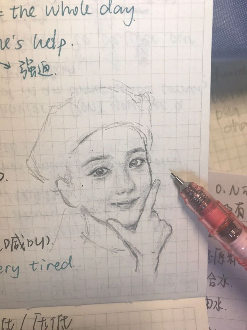 我也尝试一下临摹图片(    英语笔记上的金智秀