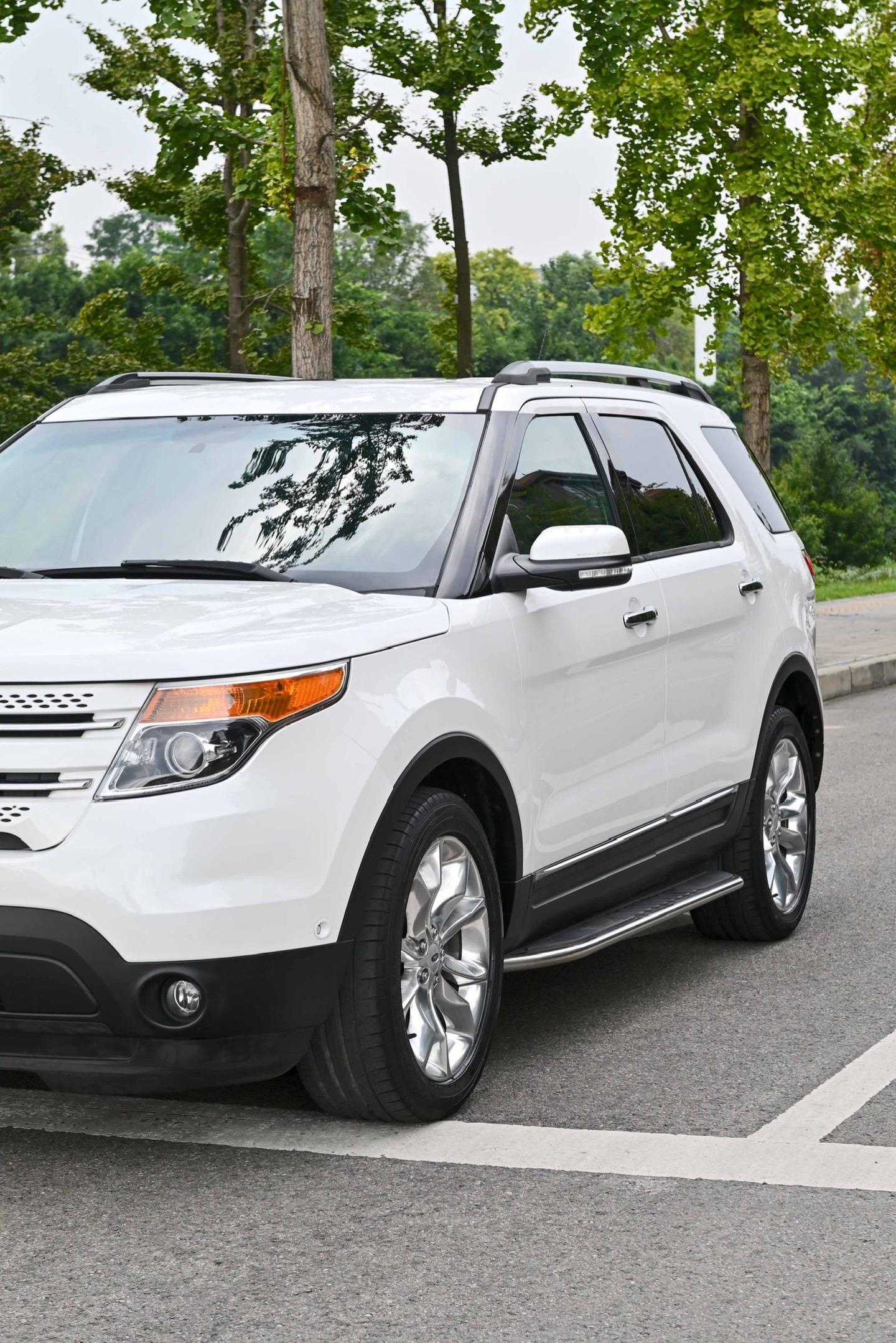 车型:福特 探险者2013款 3.5l尊享型 上牌:2014年8月 表显里程:10