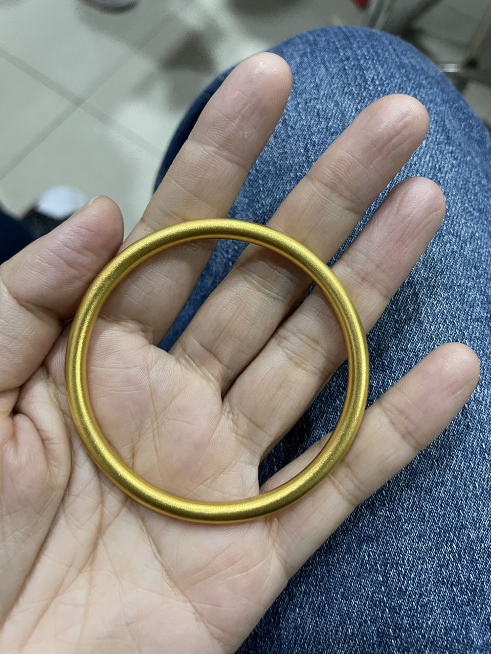 古法金手镯实心50g 53圈口 大小很舒服,还以为50g很大,没想到不怎么大