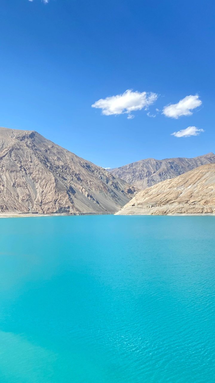 班迪尔蓝湖|遗落人间的蓝宝石 班迪尔蓝湖就在从塔县开往慕士塔格冰川