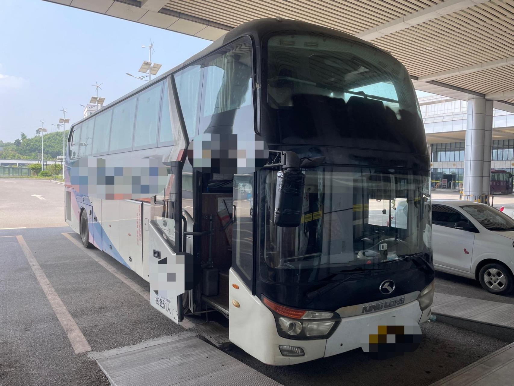 15年上牌,51座,厦门大金龙6129一层半,淮柴p12-375国四发动机,司机睡