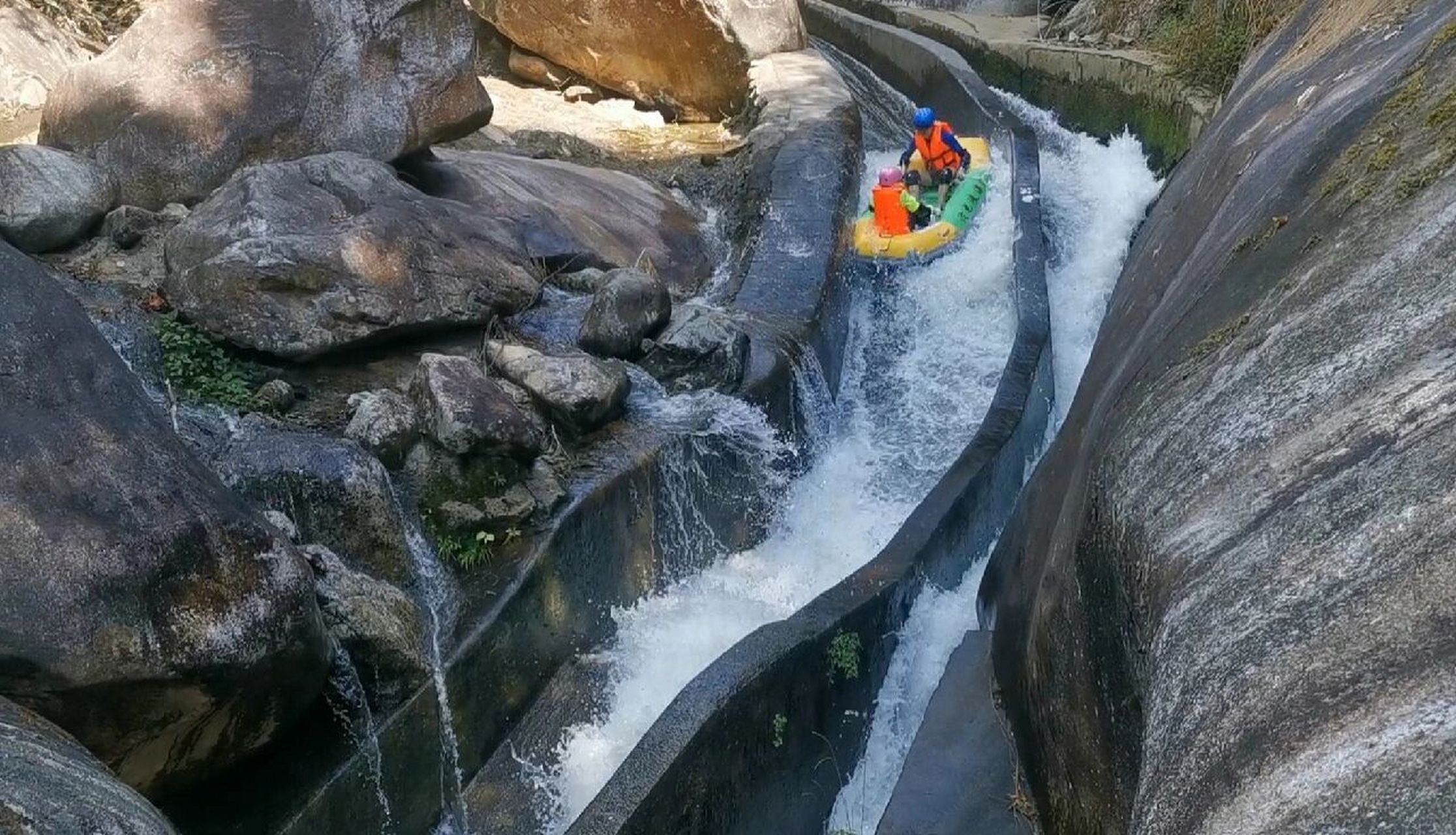 岳阳沱龙峡漂流,慎去!