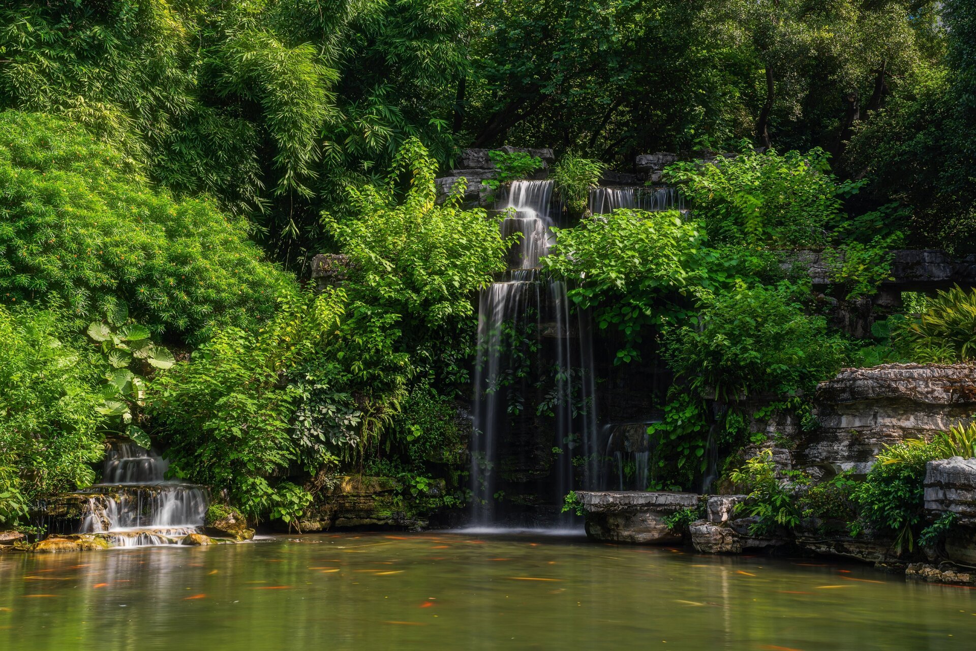 柳州|柳侯公园人工瀑布 半年前拍摄的柳侯公园人工瀑布,稍微调了一下