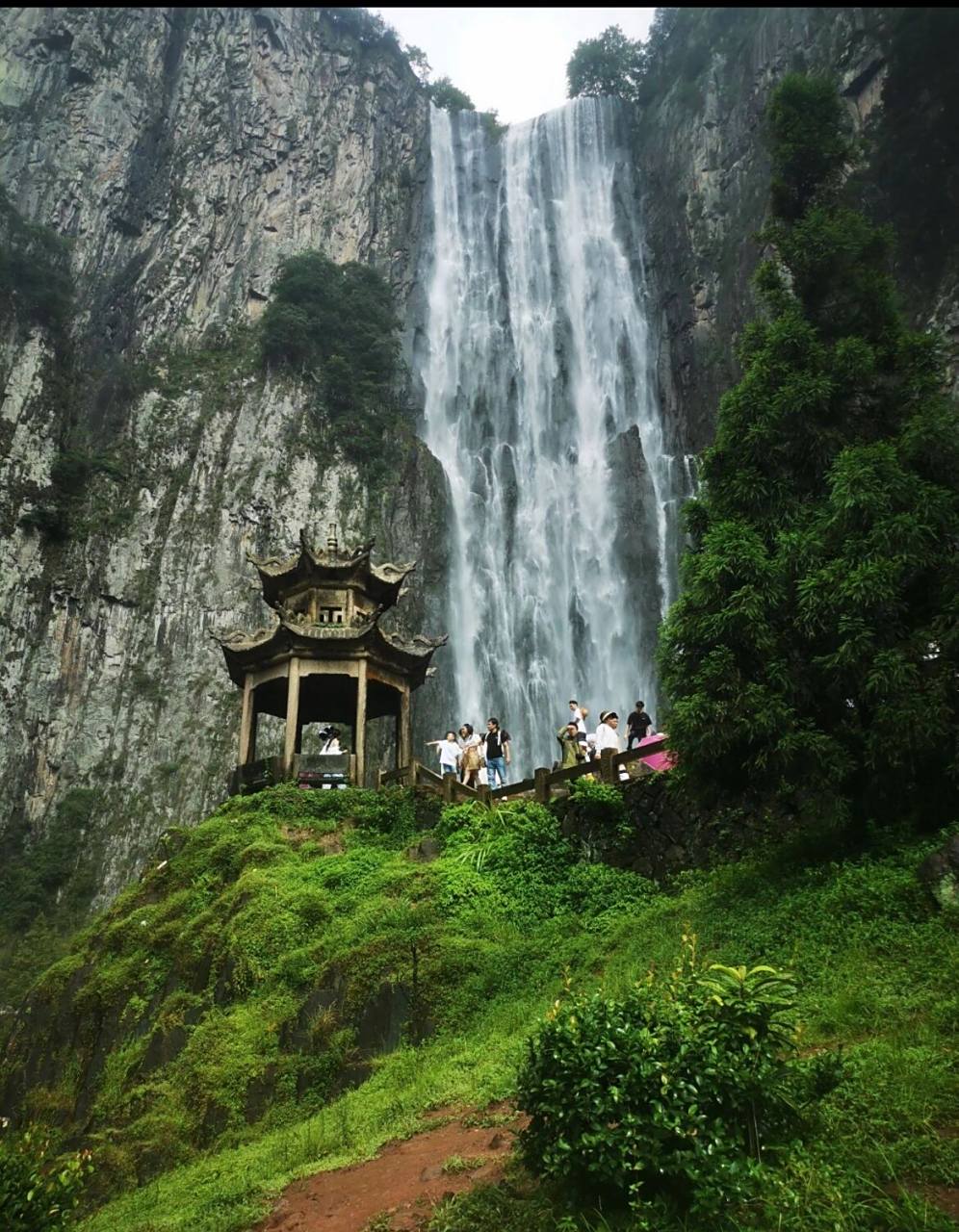 百丈漈瀑布 网上爆火的百丈漈瀑布,05位于浙江省温州市文成