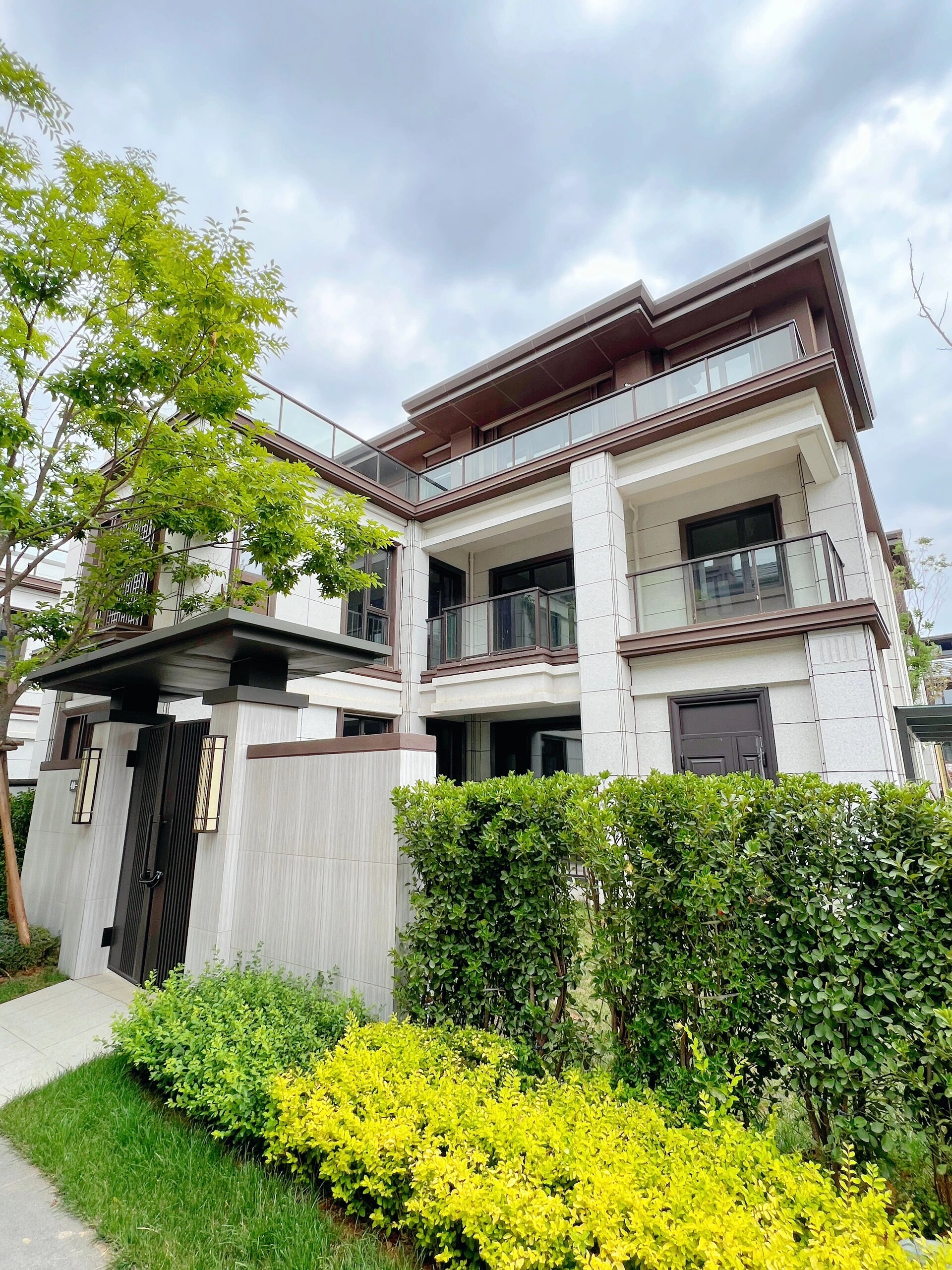 滇池边现房 450万入手500平米大别墅 大露台