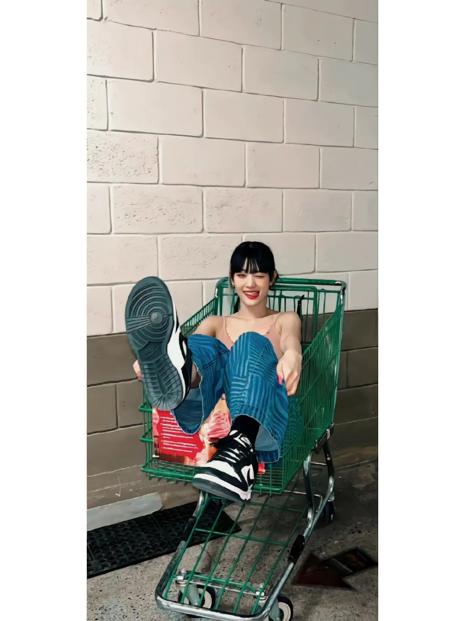 gidle绝美壁纸 各位奶味蓝快来领取 一些绝美壁纸 都是珍藏许久的90