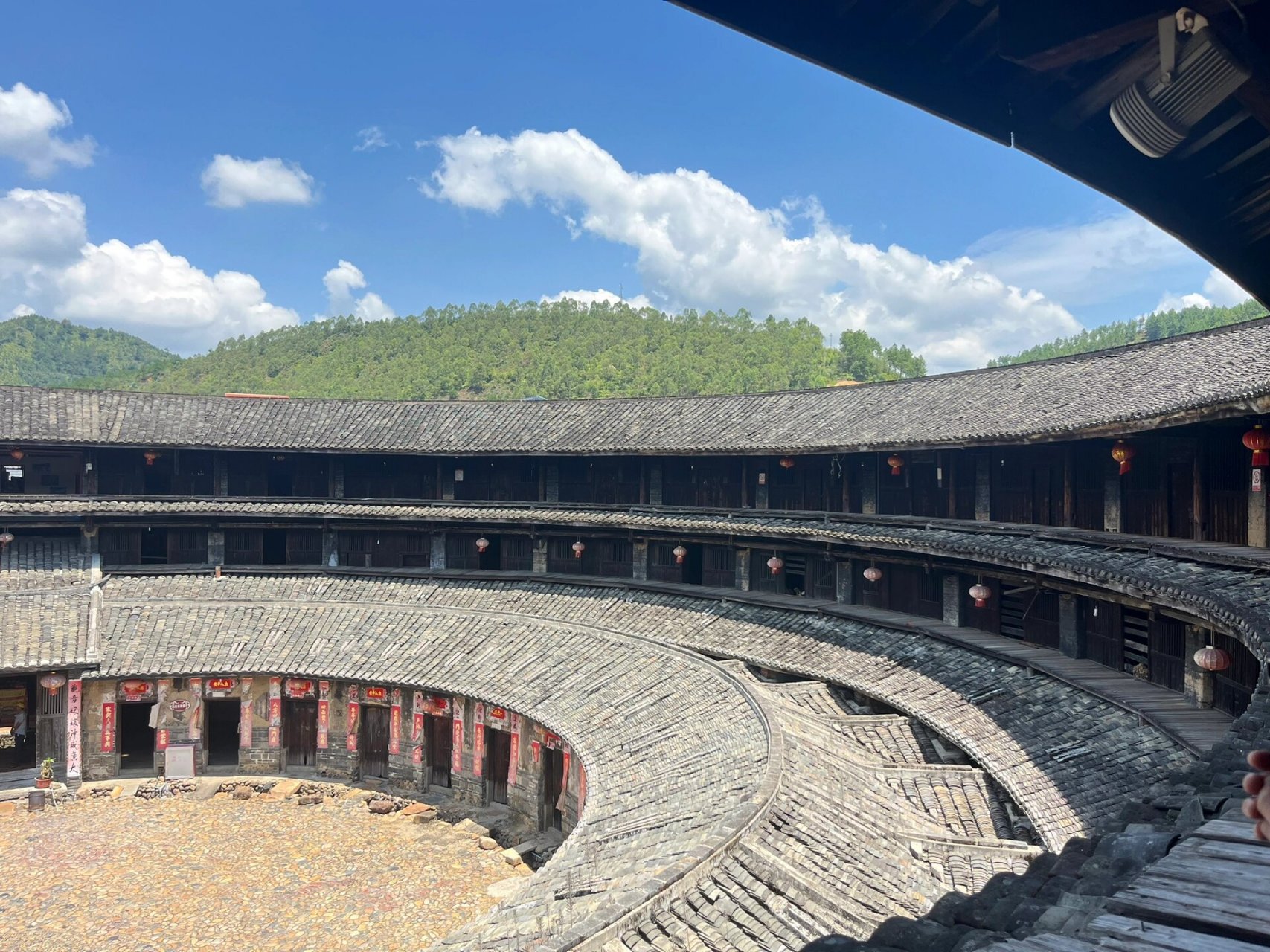 有客家特色的土楼建筑 门票99:10 cny 不到20分钟可以游览完 花萼楼