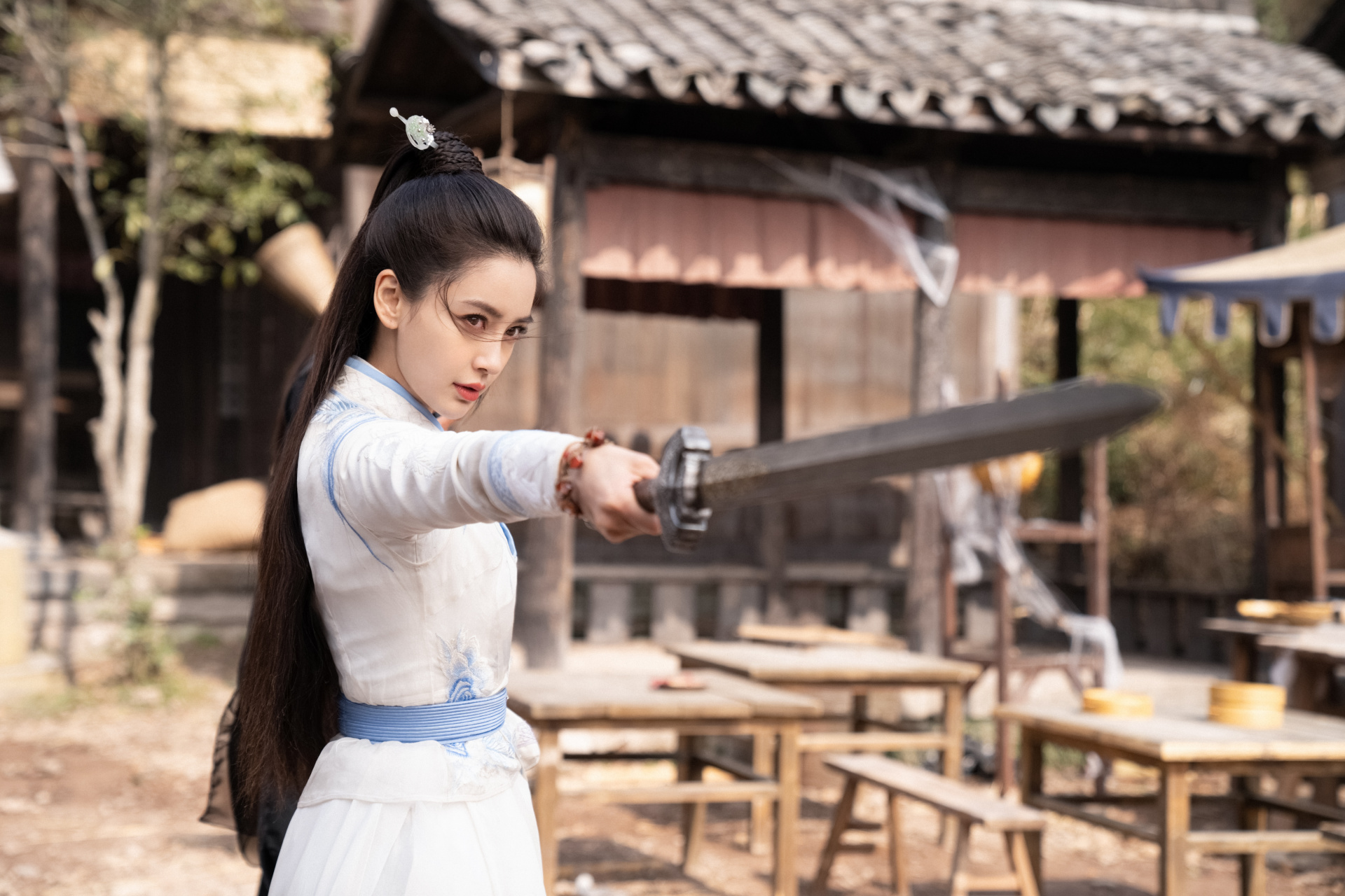 angelababy ·#尘缘# 殷殷师姐@angelababy 灵穴毁灭任务1.