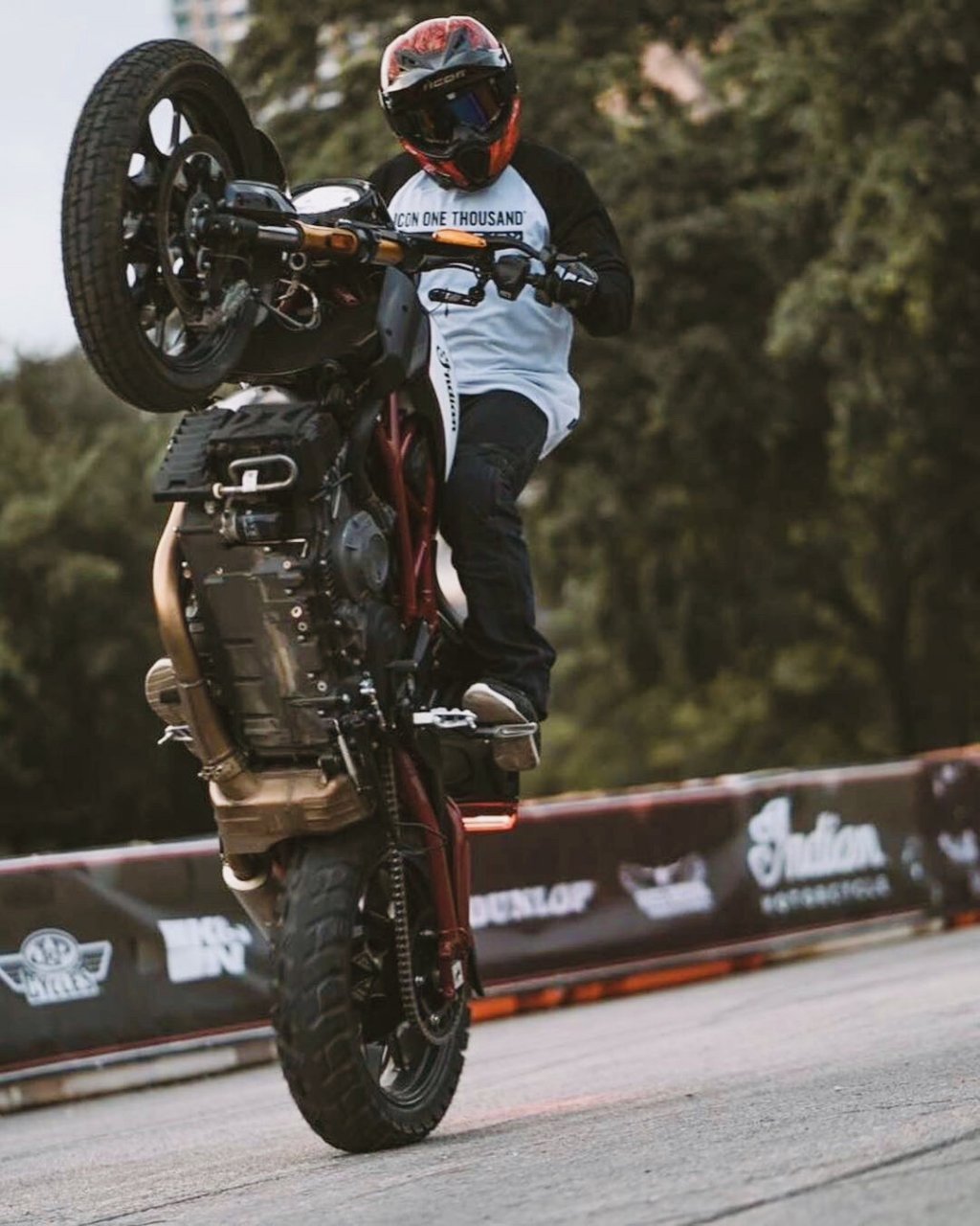 摩托车背景图来了哦!