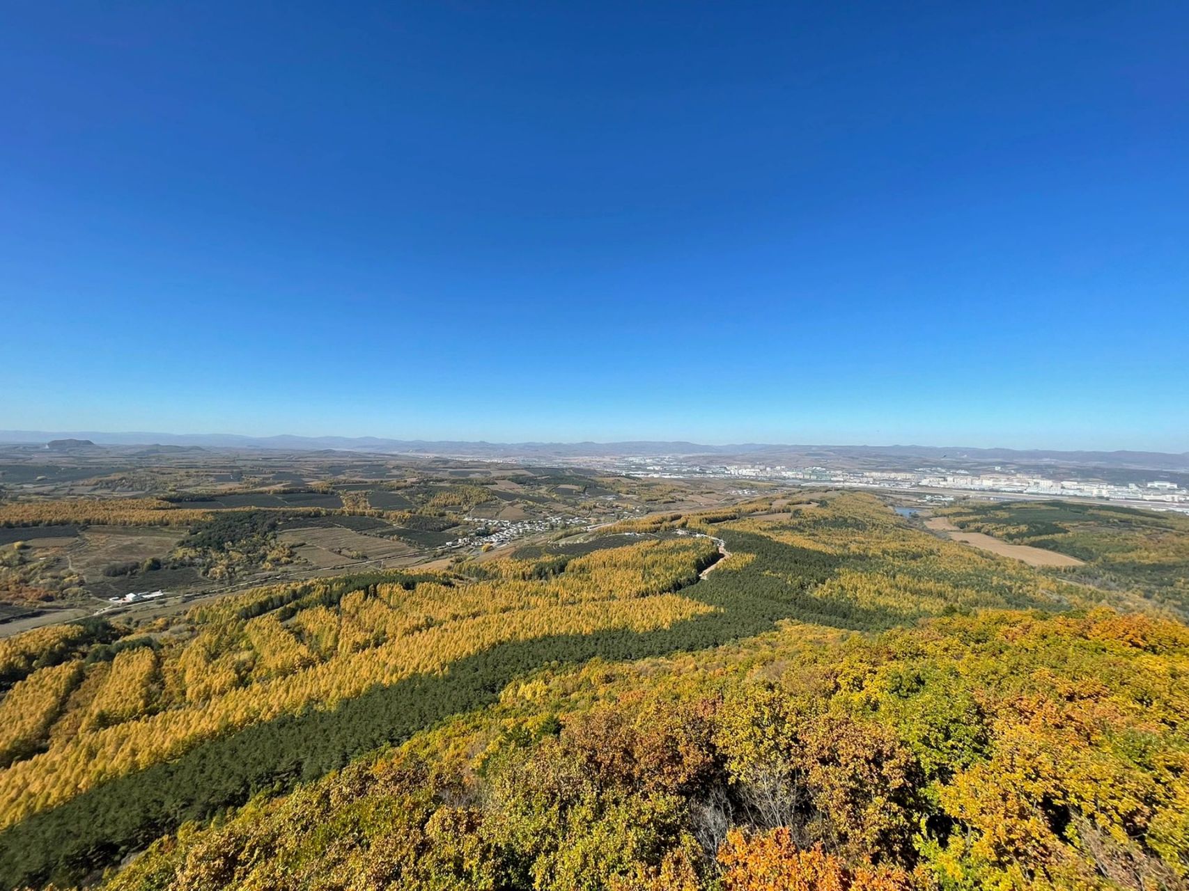 延吉帽儿山森林公园 帽儿山国家森林公园位于吉林省延边朝鲜族自治州