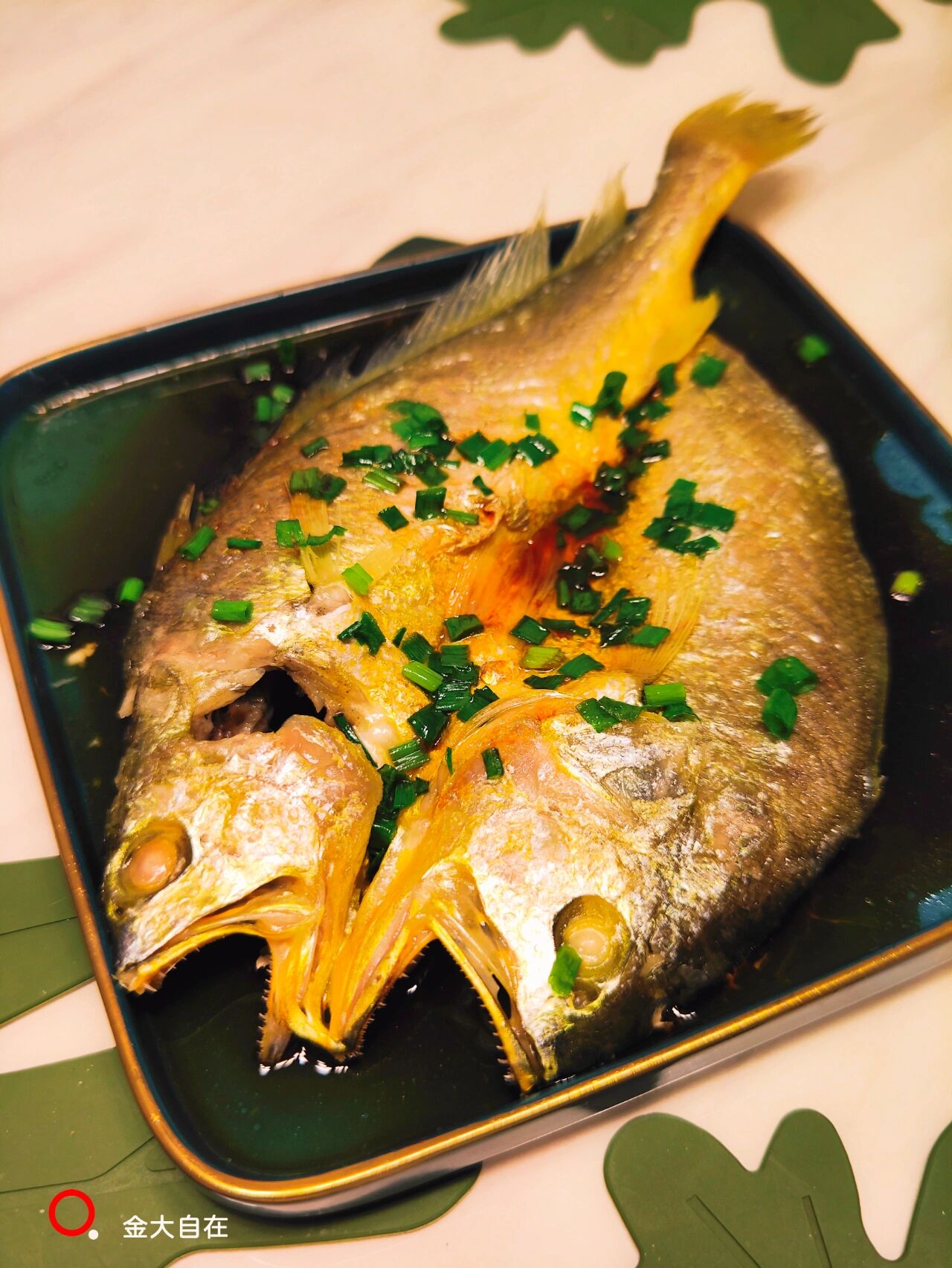 (黄鱼鲞是预处理过的,我有一次没有用料酒腌也不