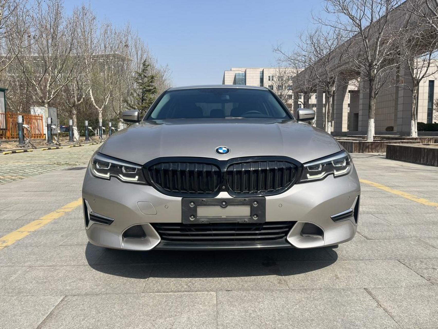 最新到店:2020款宝马325li首发版,2019年11月上牌,当地个人一手私家车