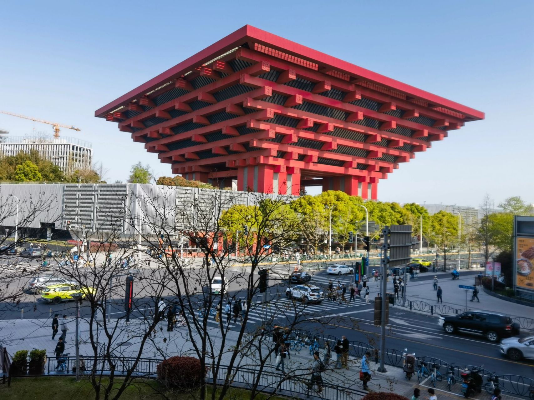 中国2010年上海世博会中国国家馆,以城市发展中的中华智慧为主题,表现