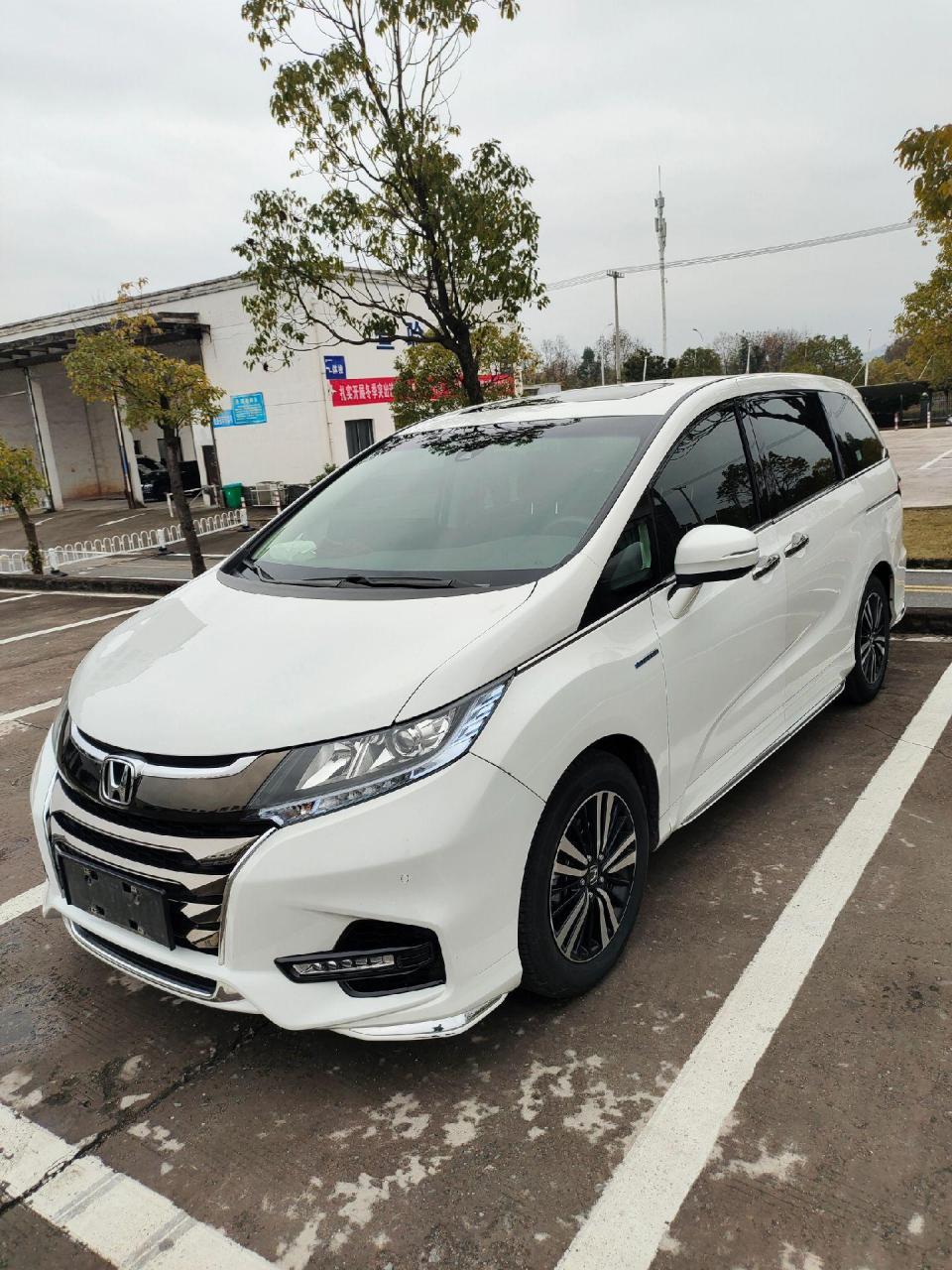 2021年本田奥德赛,指导价27.88那款,2.0油电混动,10.2万公里,￥16万多
