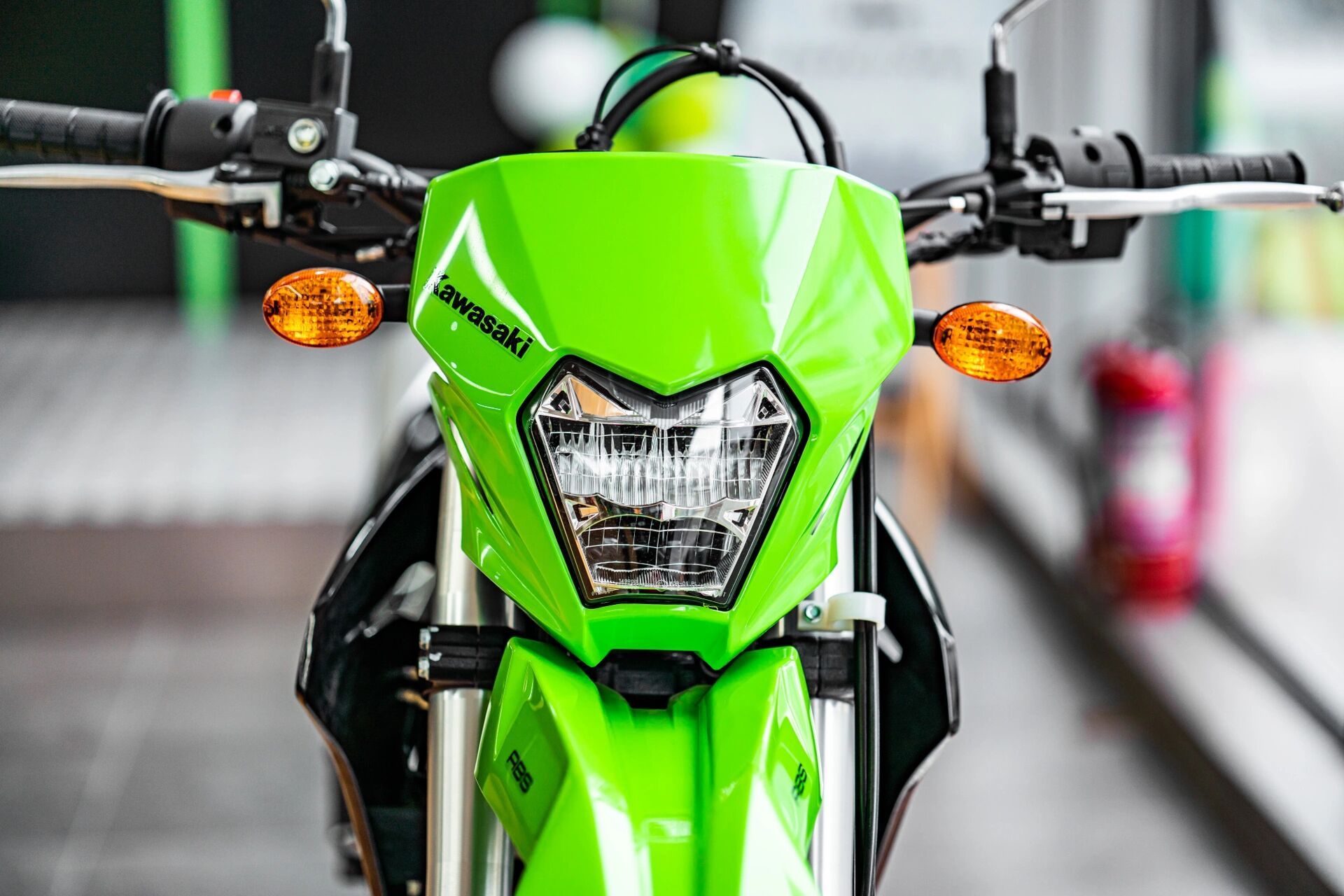 川崎klx230sm 玩乐型滑胎!