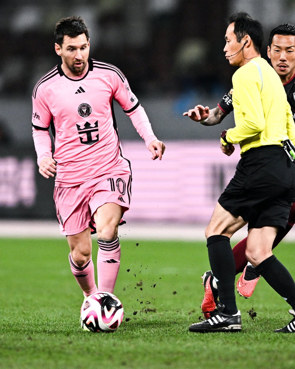 港媒:梅西上阵半小时生龙活虎表现卖力,3天前才因大腿不适避战  友谊