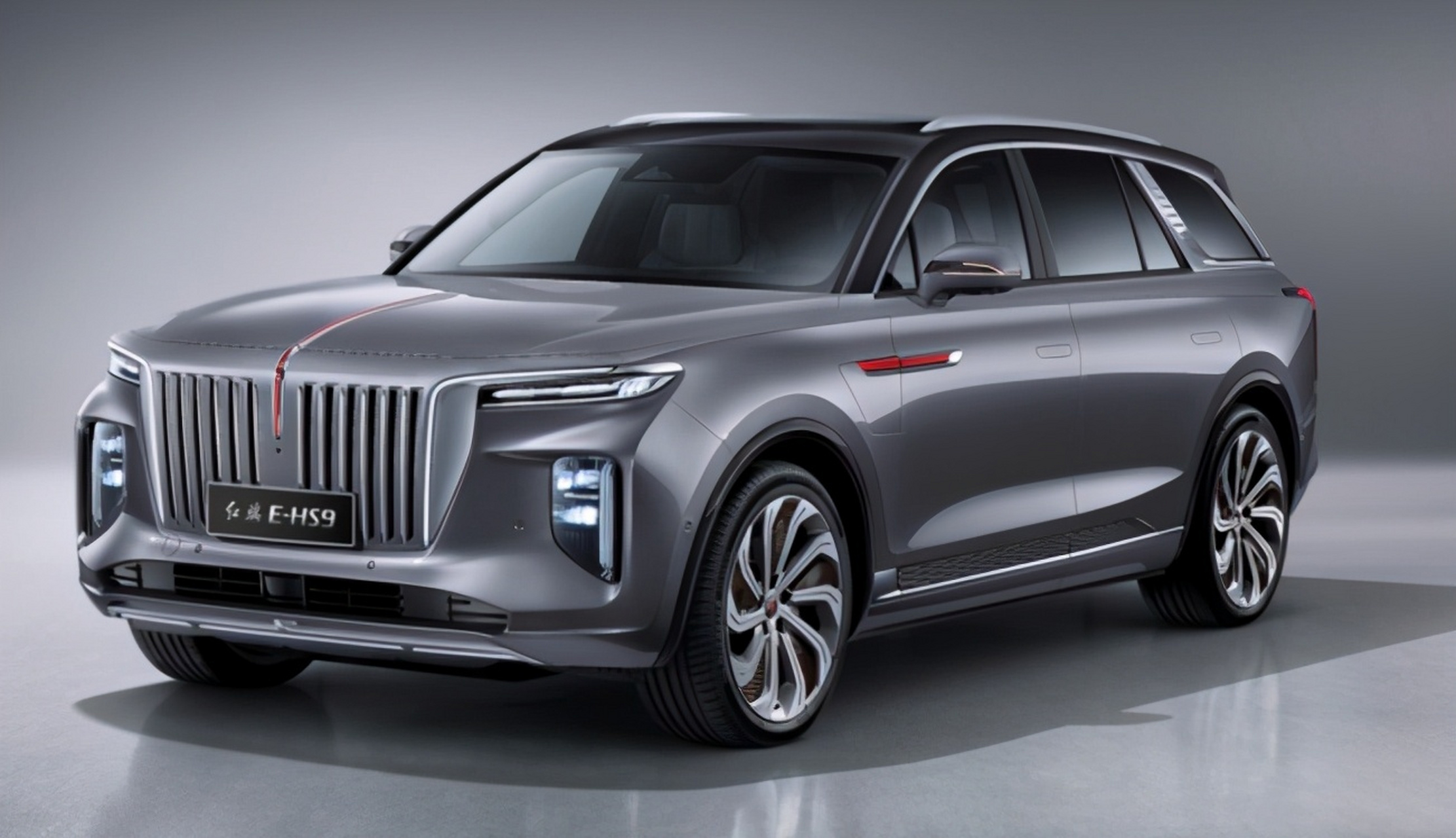 9万 红旗e-hs9 旗舰版 77.