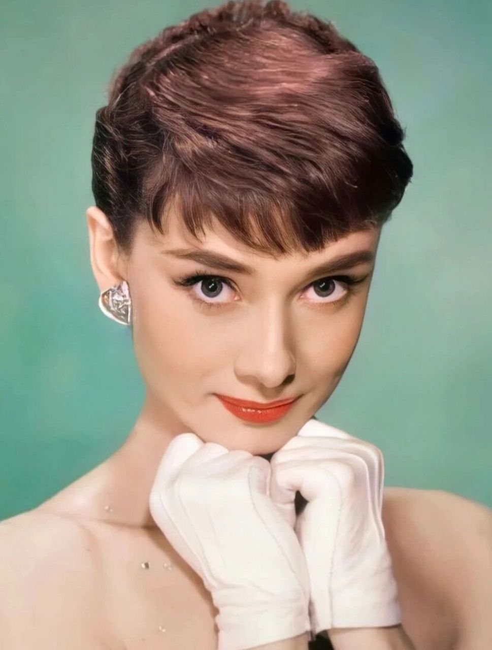 每日金句 | 奥黛丽·赫本  经典语录 01 优雅是唯一不会褪色的美.