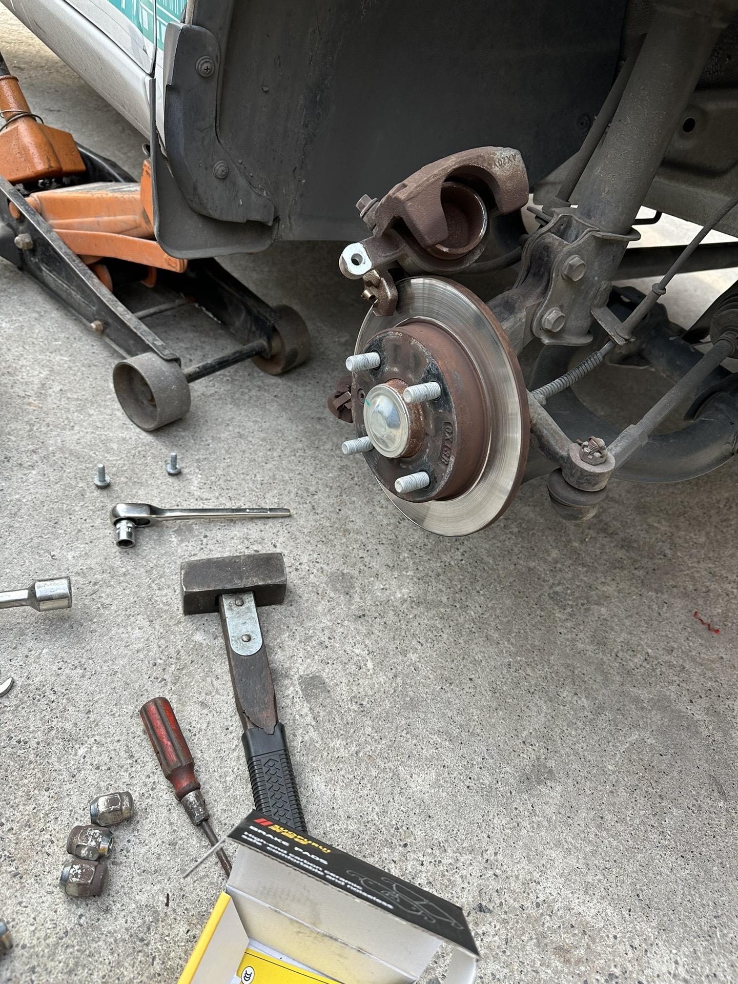 五菱宏光mini更换刹车片……#汽车保养与维修