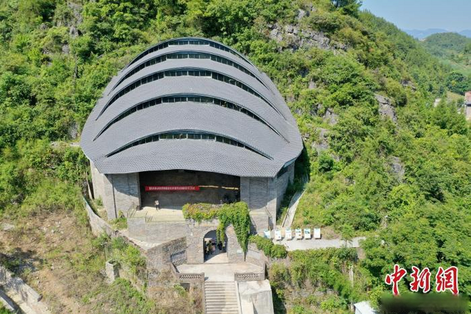 考古发现#8月16日,位于重庆市巫山县庙宇镇的龙骨坡遗址正式启动第五