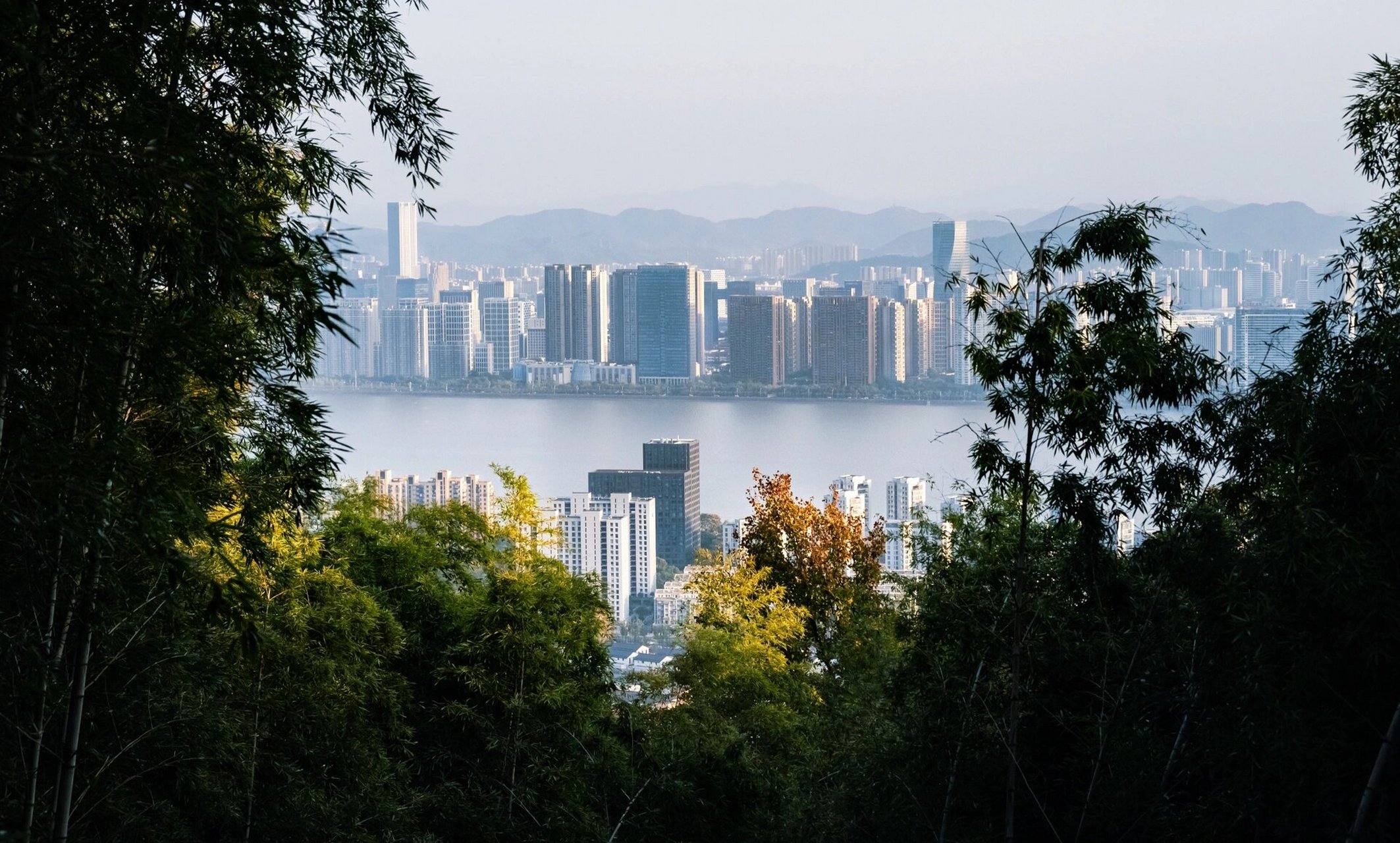 玉皇山mountain walk 西湖景区不用多说,路非常好走,都有台阶,非常