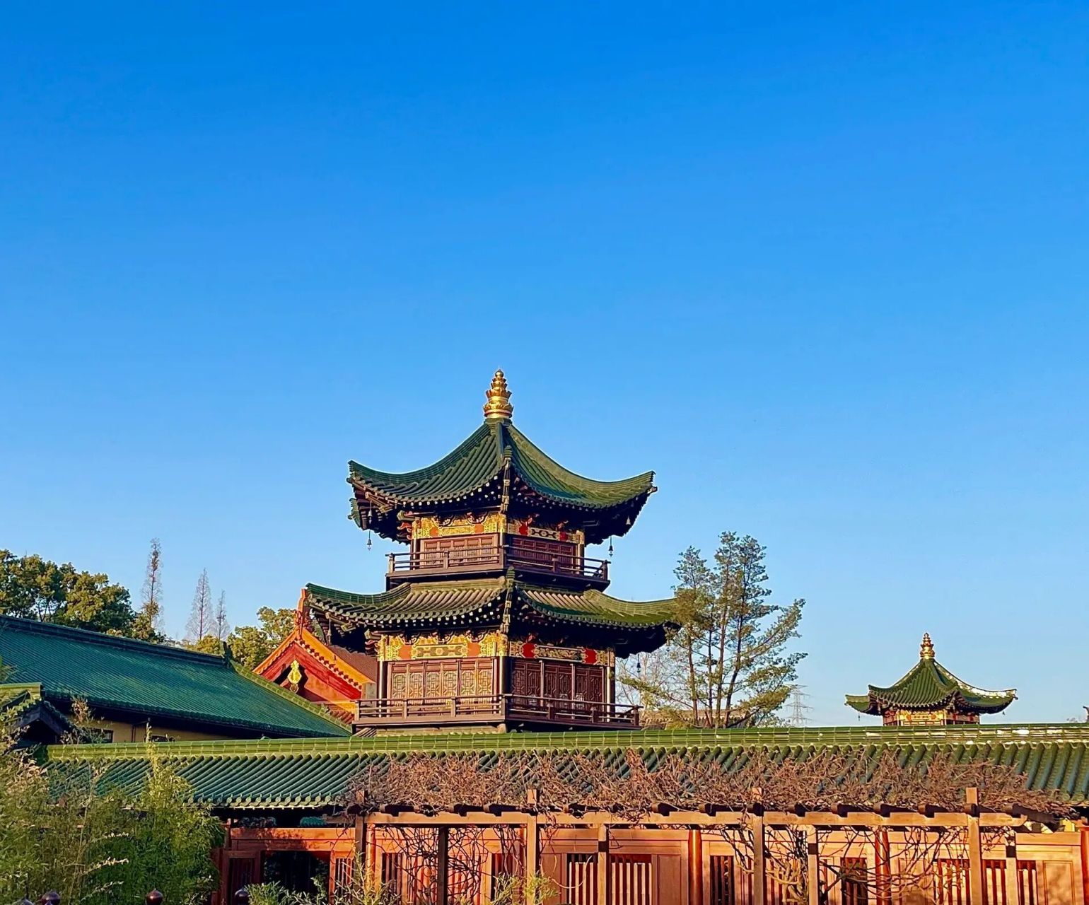 江西庐山东林寺祖庭和净土苑 庐山脚下,但东林寺有两个寺庙:东林寺