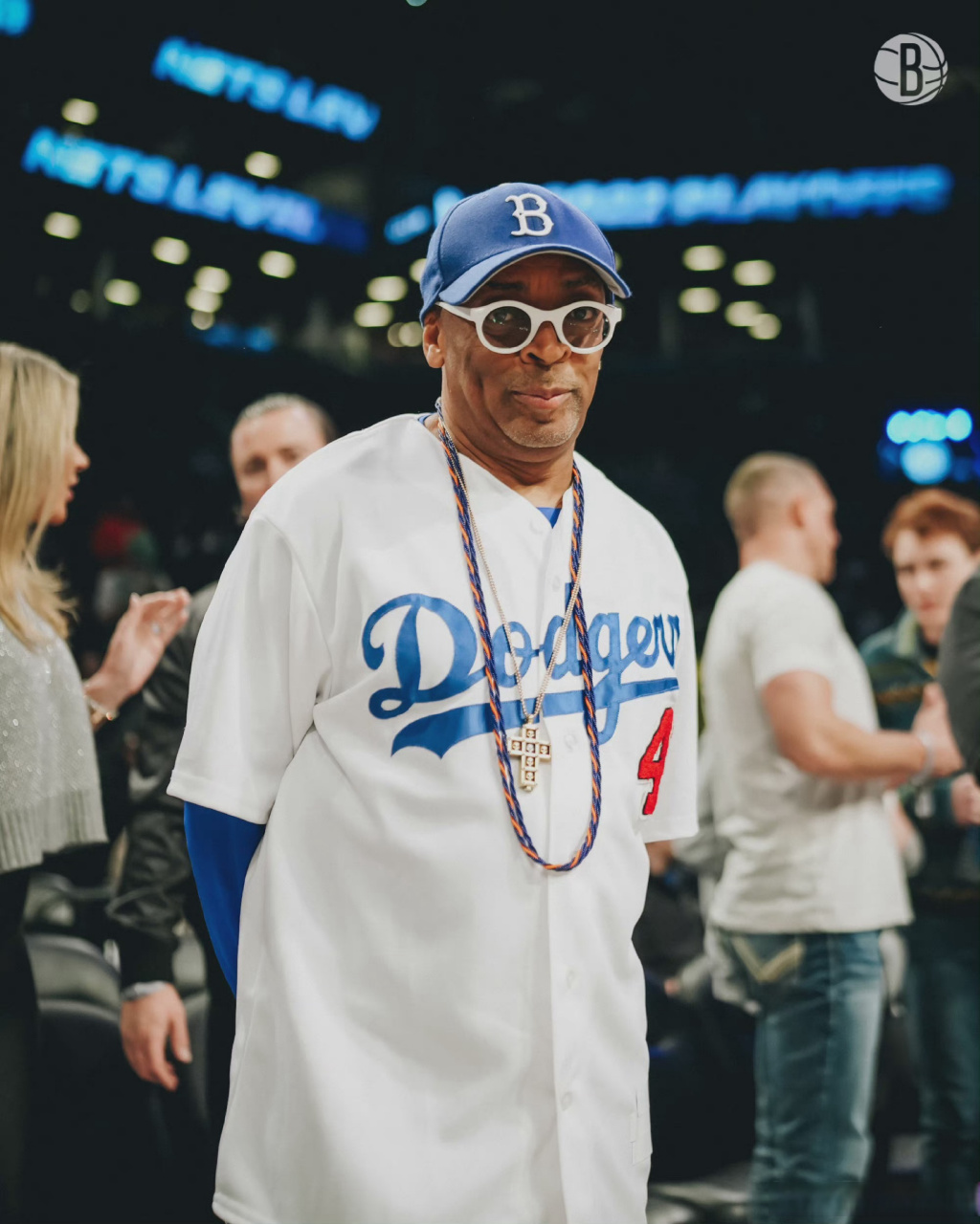 尼克斯死忠斯派克李,都到现场支持篮网了#凯尔特人vs篮网##nba季后赛