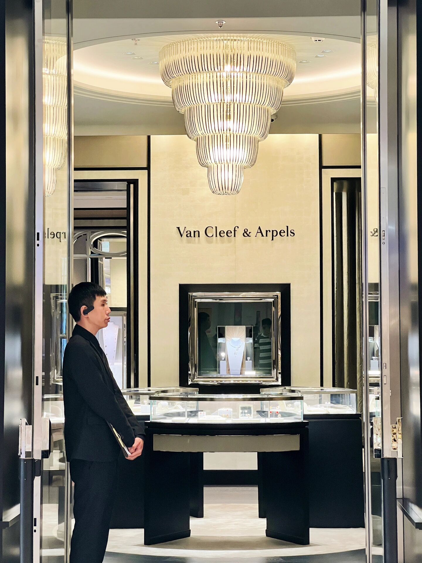 福建首家梵克雅宝开业!