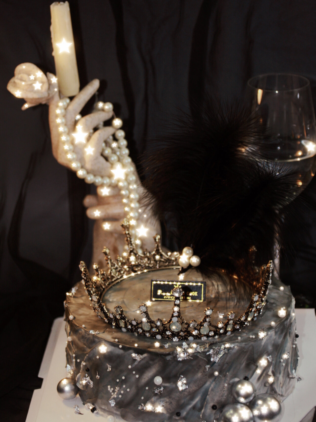 【黑色系】女王羽毛皇冠蛋糕 【黑色系】女王羽毛皇冠蛋糕 	 cook