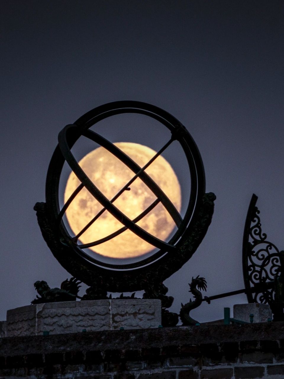 北京古观象台是世界上现存最古老的天文台之一,也是我国明清两代的