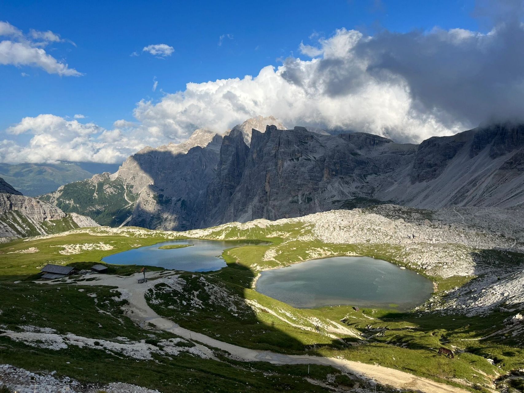 多洛米蒂|翻山越岭只为这束光92 拍摄于八月初的多洛米蒂三峰山.