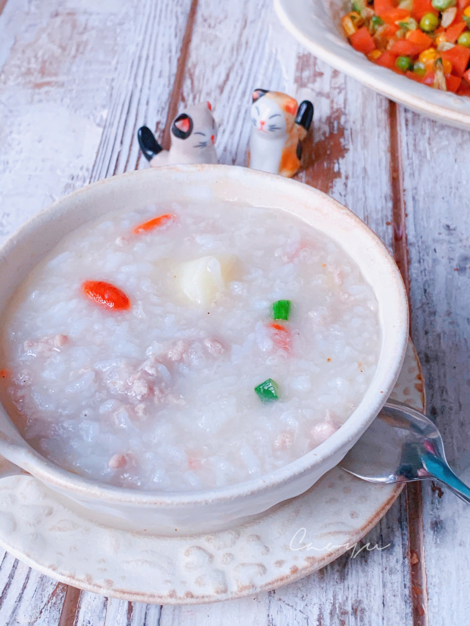 暖心暖胃的山药瘦肉粥7815 山药补脾养胃,生津益肺,搭配瘦肉煮粥