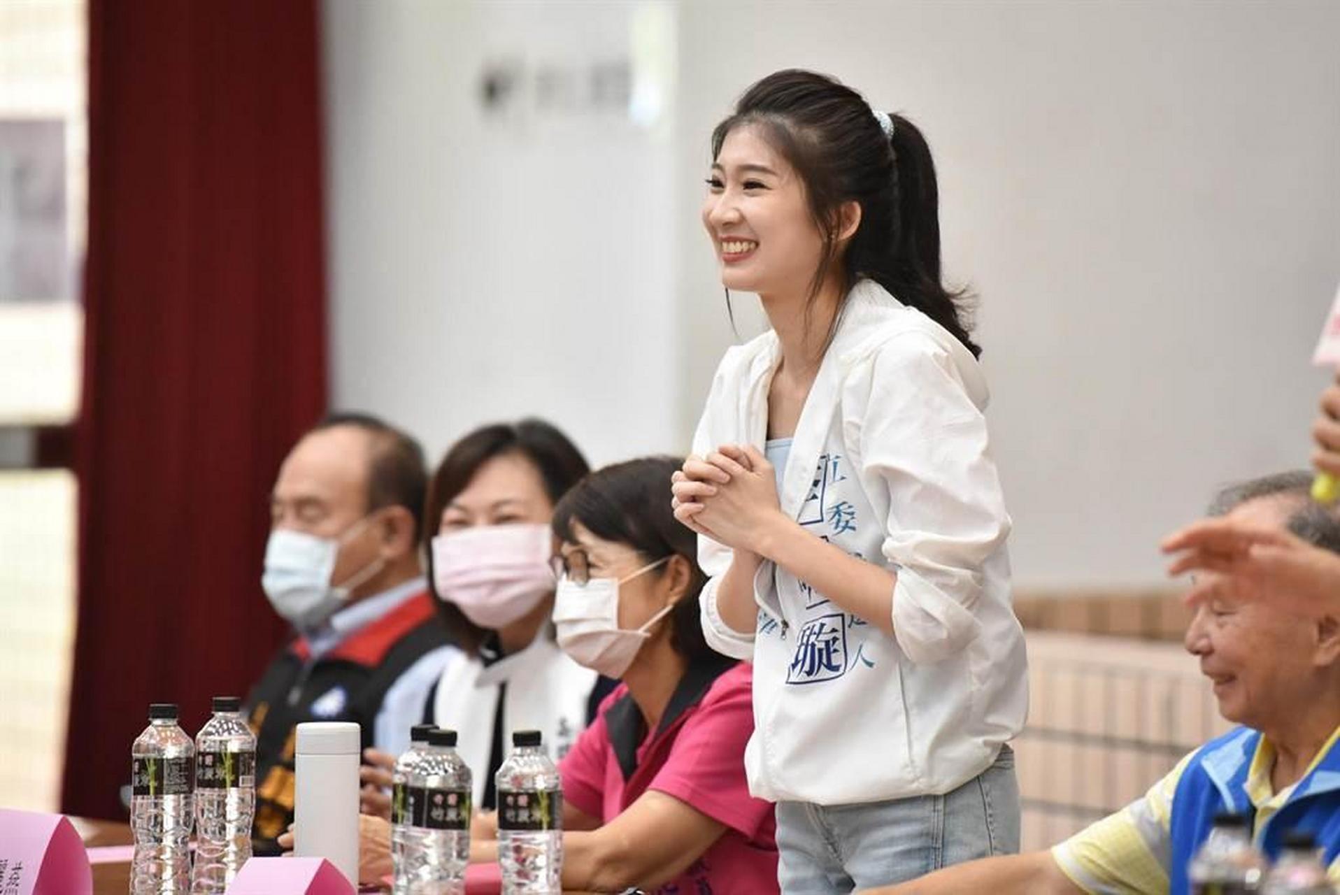 【"国民党最美发言人"李明璇办见面会人气爆棚,痛批民进党倒行逆施】