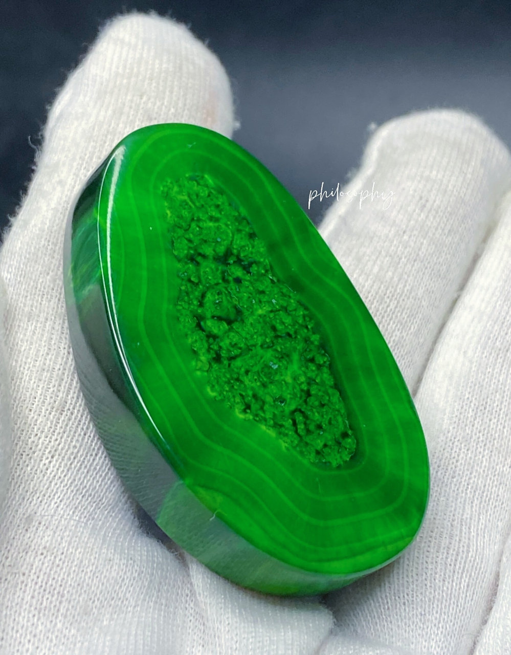 【名词解释】虬角科普 虬角又称"秋撅",专指染成翠色的海象牙,今日未