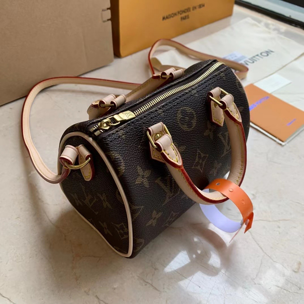lv speedy nano迷你枕头包包型精致小巧 实用百搭.