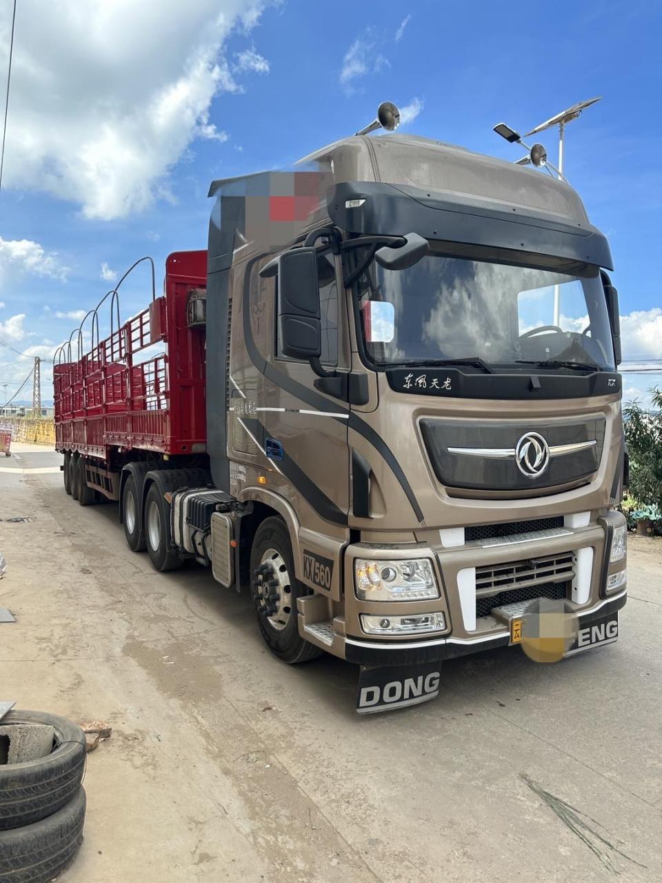 出售东风天龙旗舰560车头 ,东沃14挡,(玉溪户)2年零8个月.