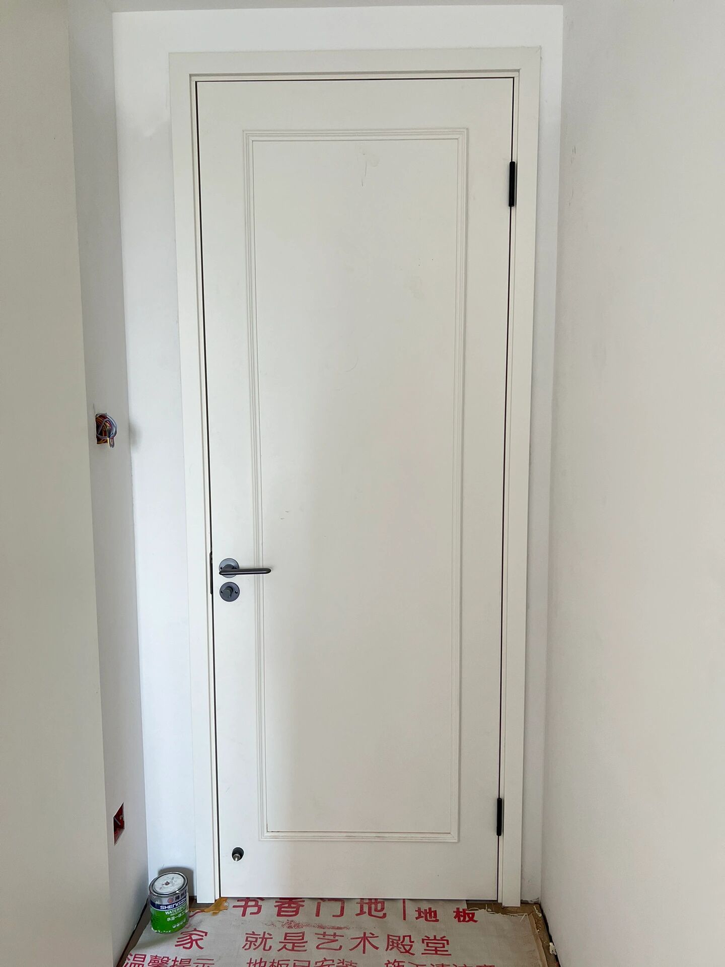 梦天木门好不好,看看细节就知道 🎨颜色 宫廷白:明度更高的白色