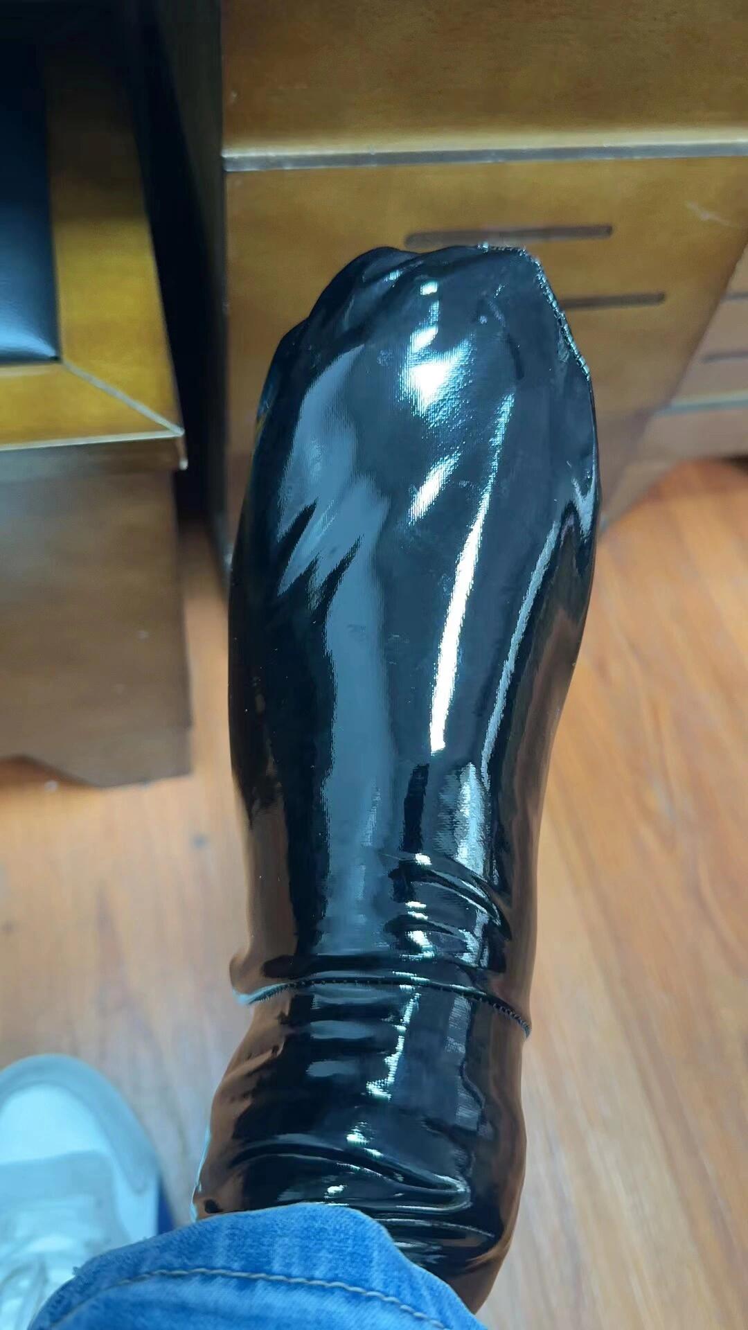 紧身皮袜 笑掉大牙