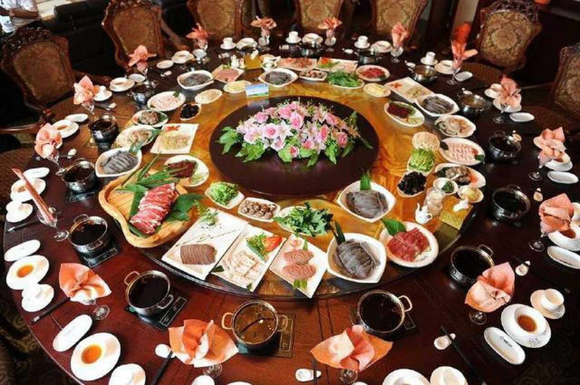 清代宫廷盛宴——满汉全席 满汉全席是我国一种集合满族和汉族饮食