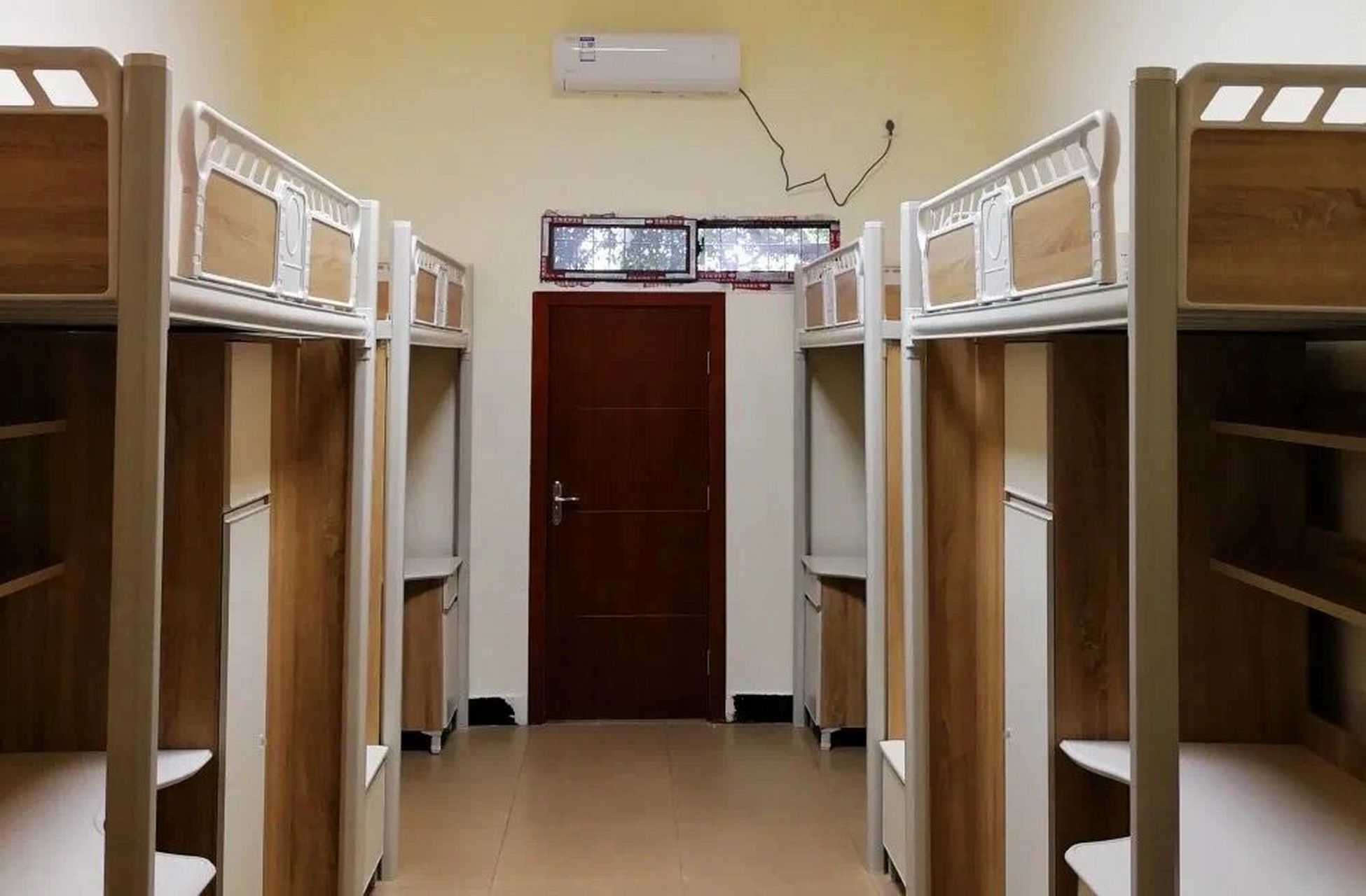 宿舍篇 有很多学弟学妹都在问关于科创的宿舍,学姐发了一些照片可以