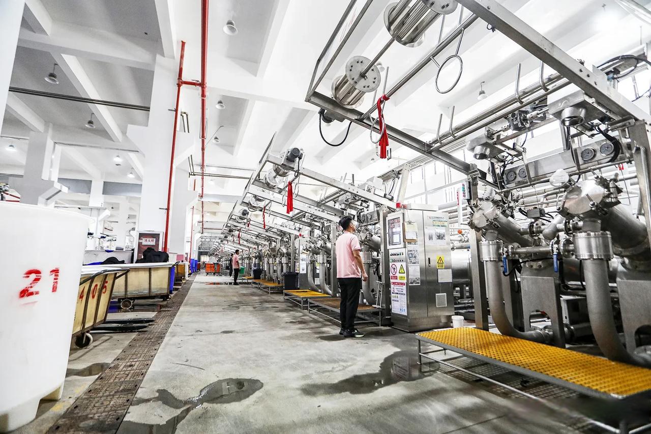 项目投产达效后,年可生产9000万米中高端面料盐城日铠车间图片染整