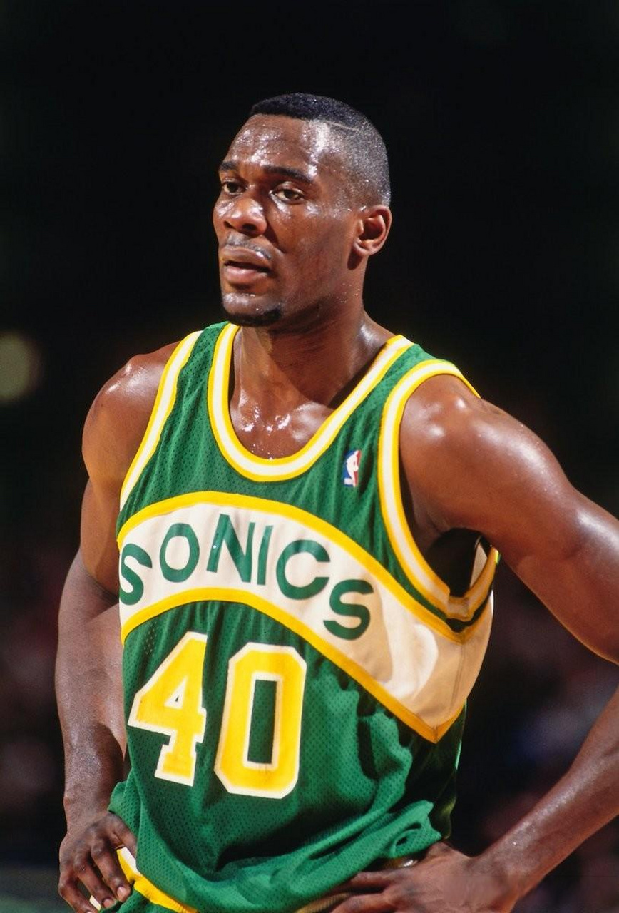 3月9日消息,前西雅图超音速球星"雨人"肖恩·坎普涉嫌驾车射击被立案