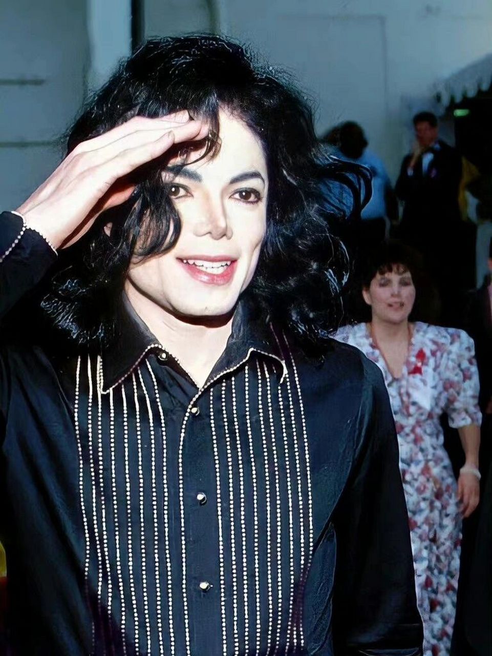 1993年,迈克尔杰克逊获得格莱美当代传奇奖,这一年他35岁