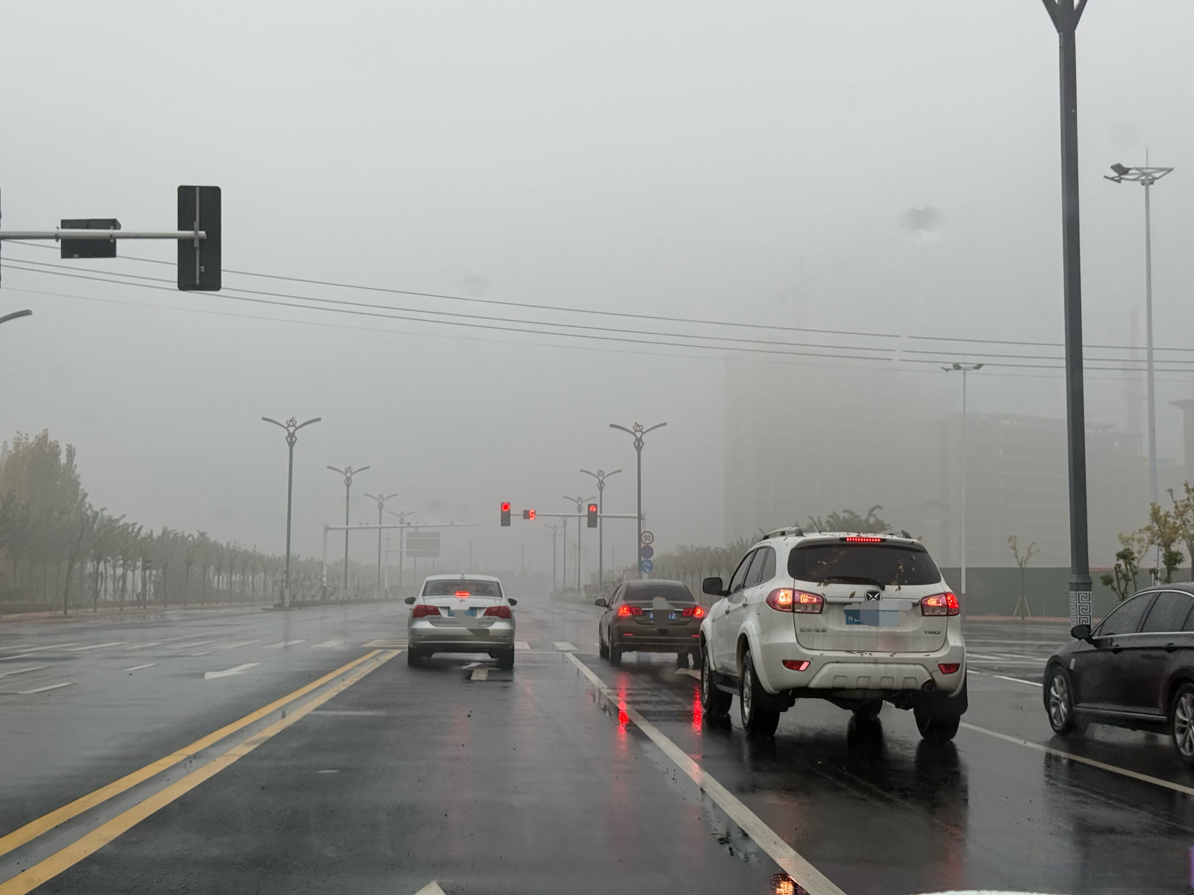 市区还好,能见度高一些