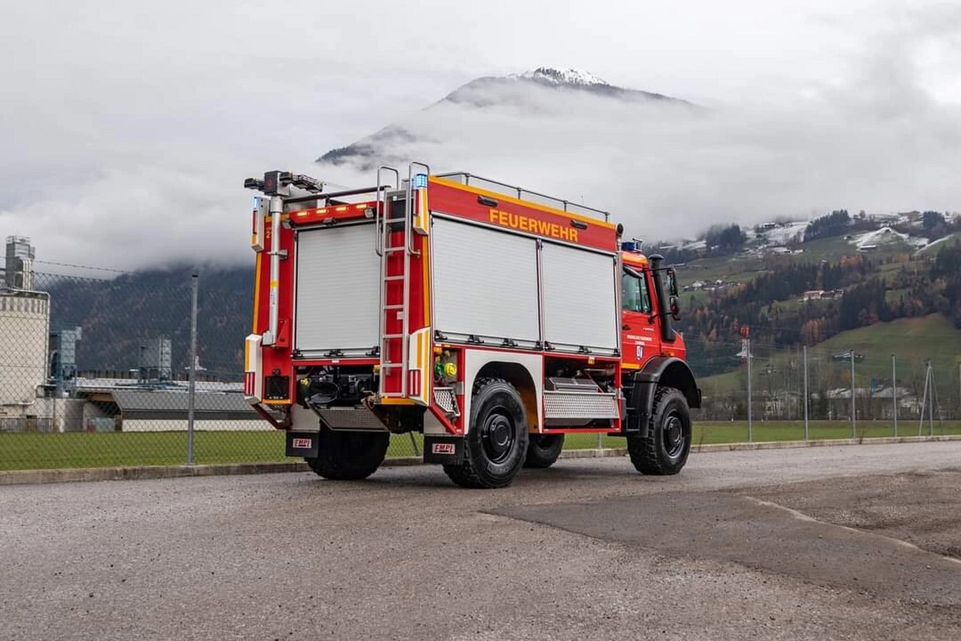 乌尼莫克 u5023 山地消防车