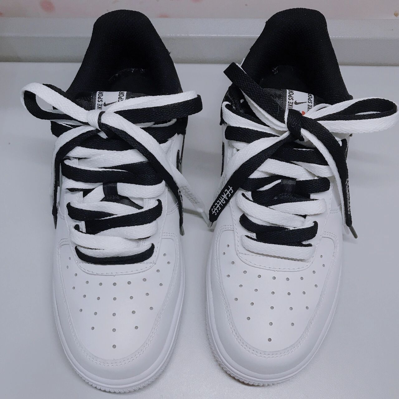 af1 双色鞋带系法 快乐就是做无用功 但是自己超开心 哈哈哈哈!