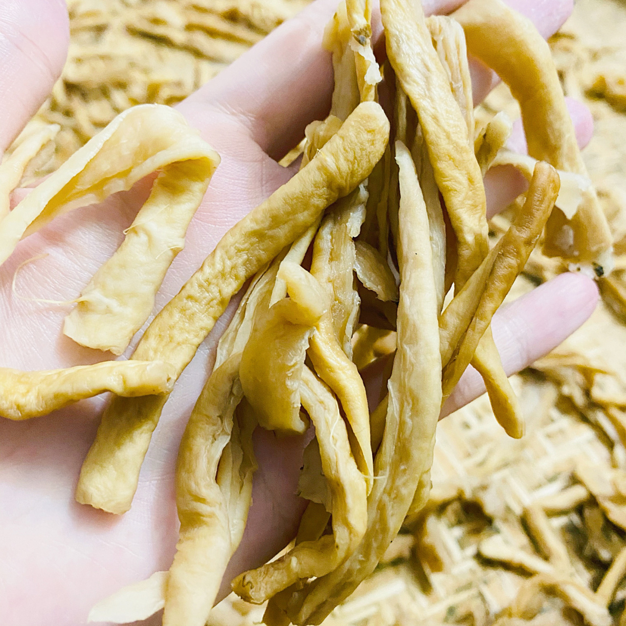 香脆萝卜干|教程做法|百吃不厌|超级脆 16615萝卜洗净,切条,用盐