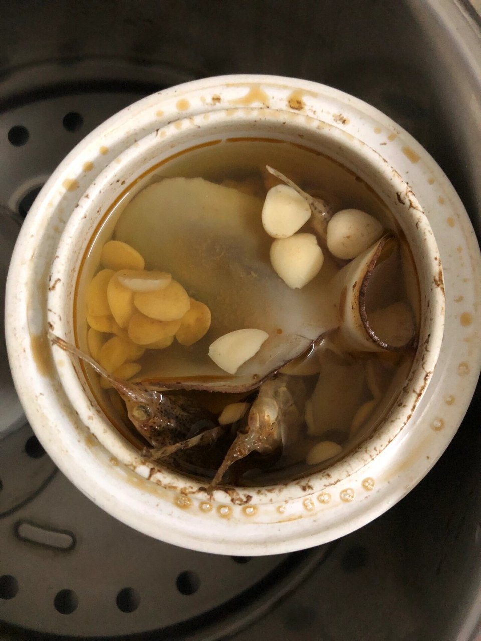 止咳78海麻雀炖汤 99海底麻雀其性温,具有解毒消肿,散结消炎,清润